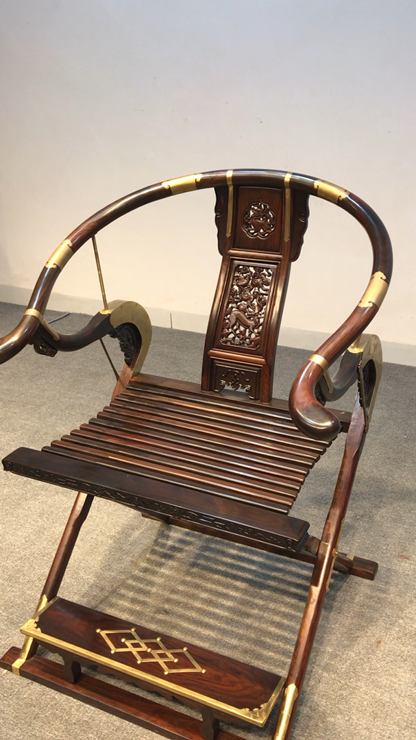 古代皇帝坐的椅子,也称头把交椅,是权利和地位的象征