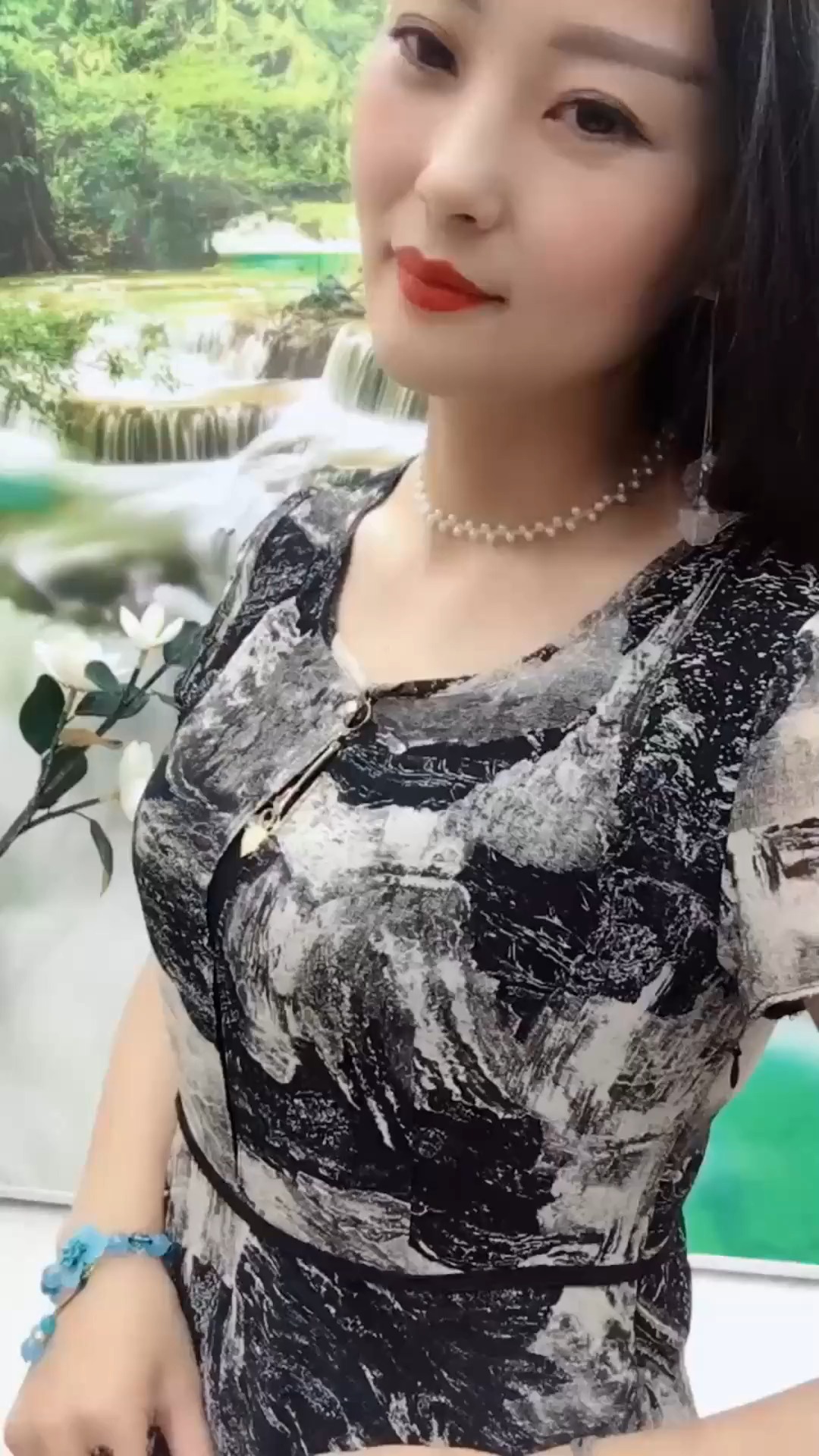 明星娱乐#人见人爱的大姐,干净甜美