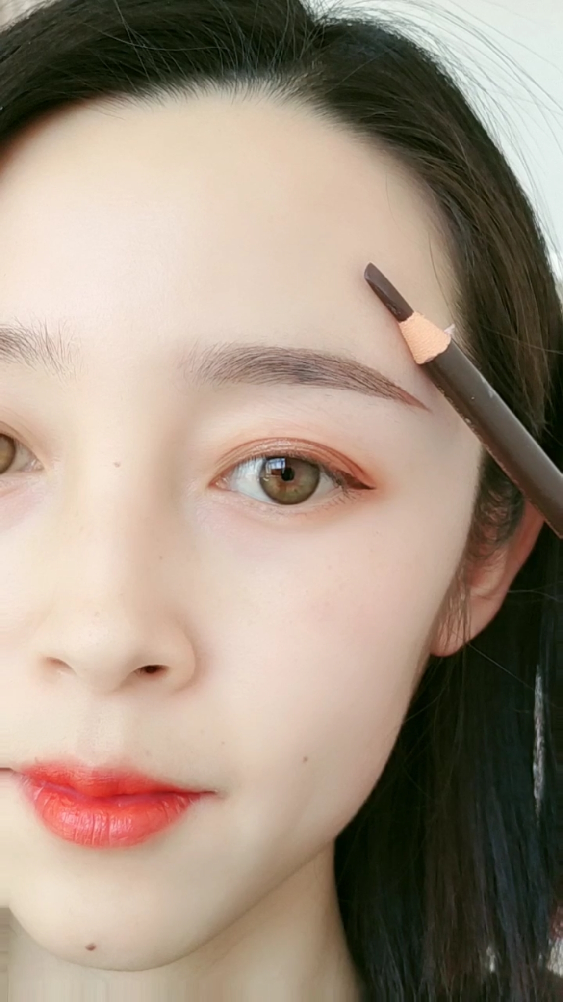 适合小脸,瓜子脸的一字眉