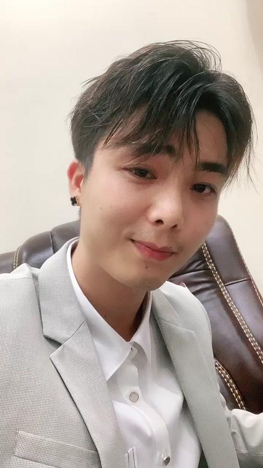 我在这里等你们?@表哥(覃进展)