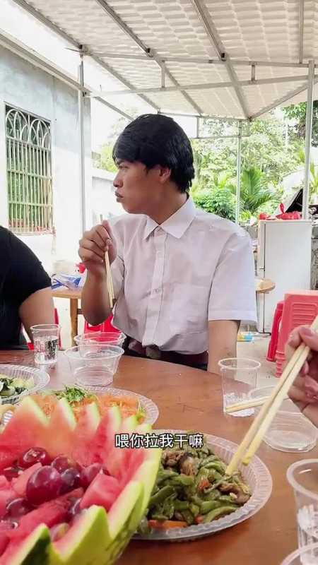 小胖妞@么金特味盐焗鸡(总@定安娘～晶晶@糖果姐姐#求一个神评加持
