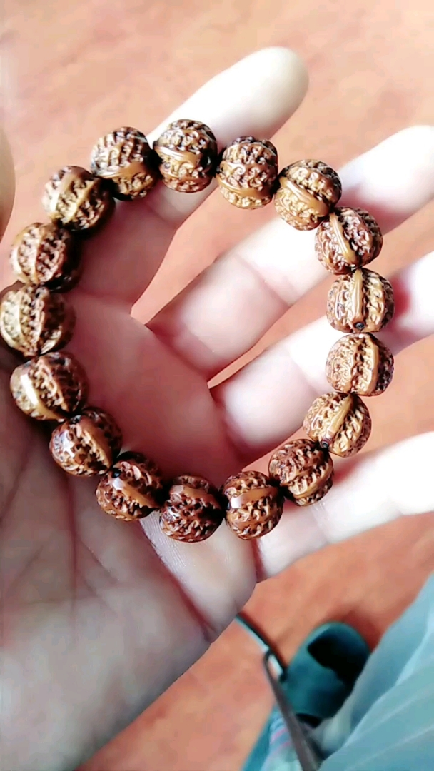 紫金鼠雕刻小核桃手串