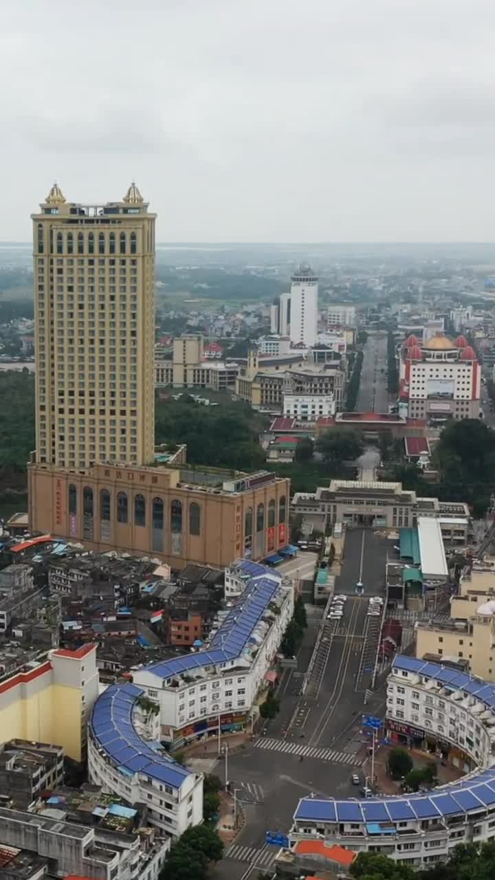 中越边境一河之隔,几乎就像是一座城市,能看出差别吗