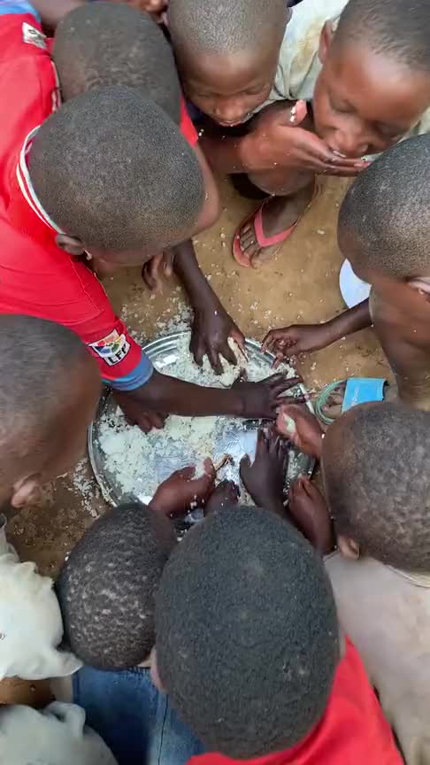 非洲儿童饥荒图片