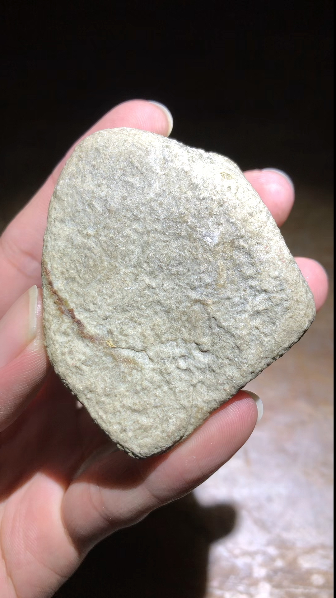 白皮莫西沙 皮壳上有铁绣带子 喜欢评论留言