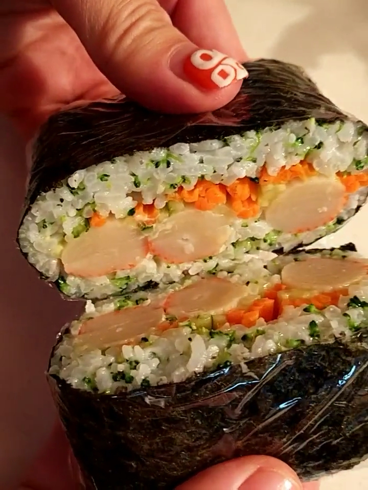 蟹棒紫菜包饭,非常好吃