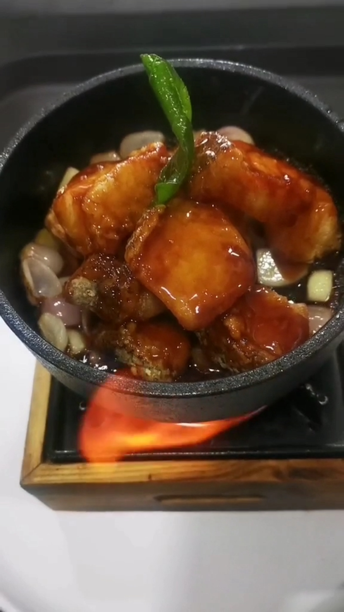 石锅深海银鳕鱼