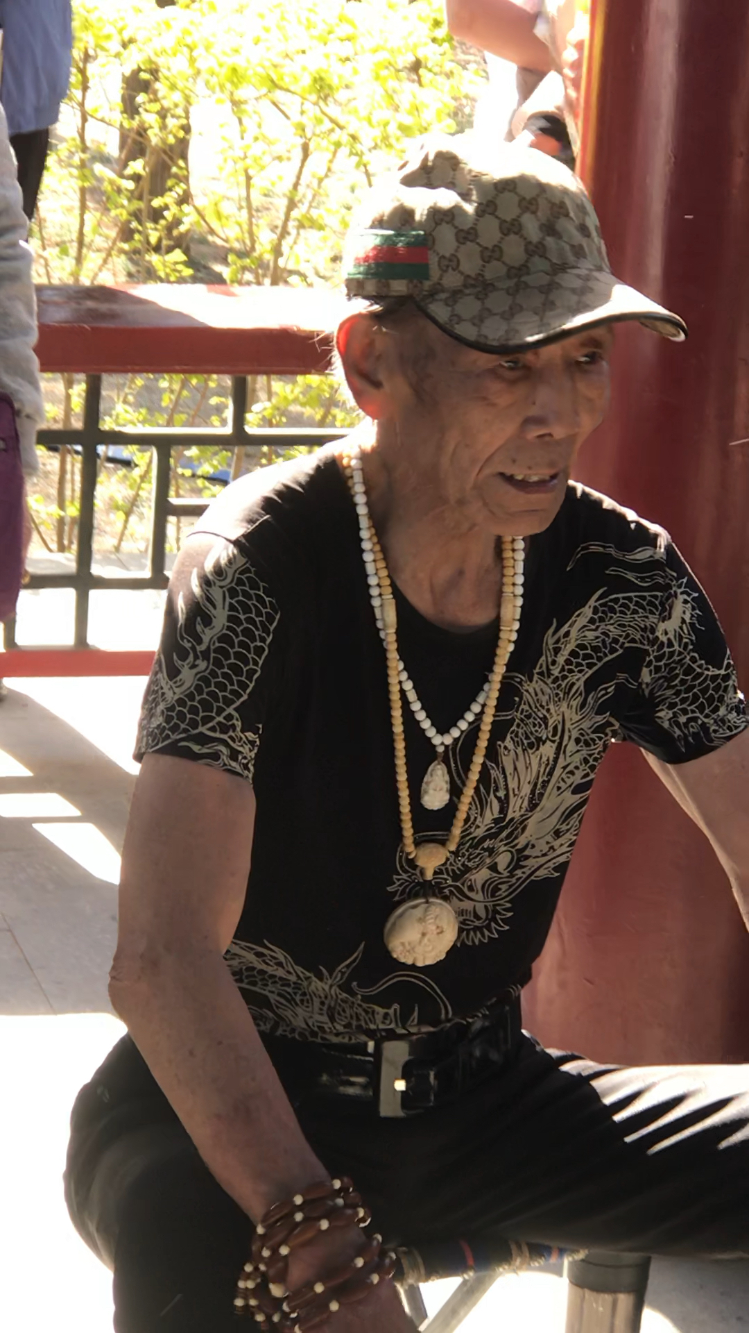 80岁网红张大爷