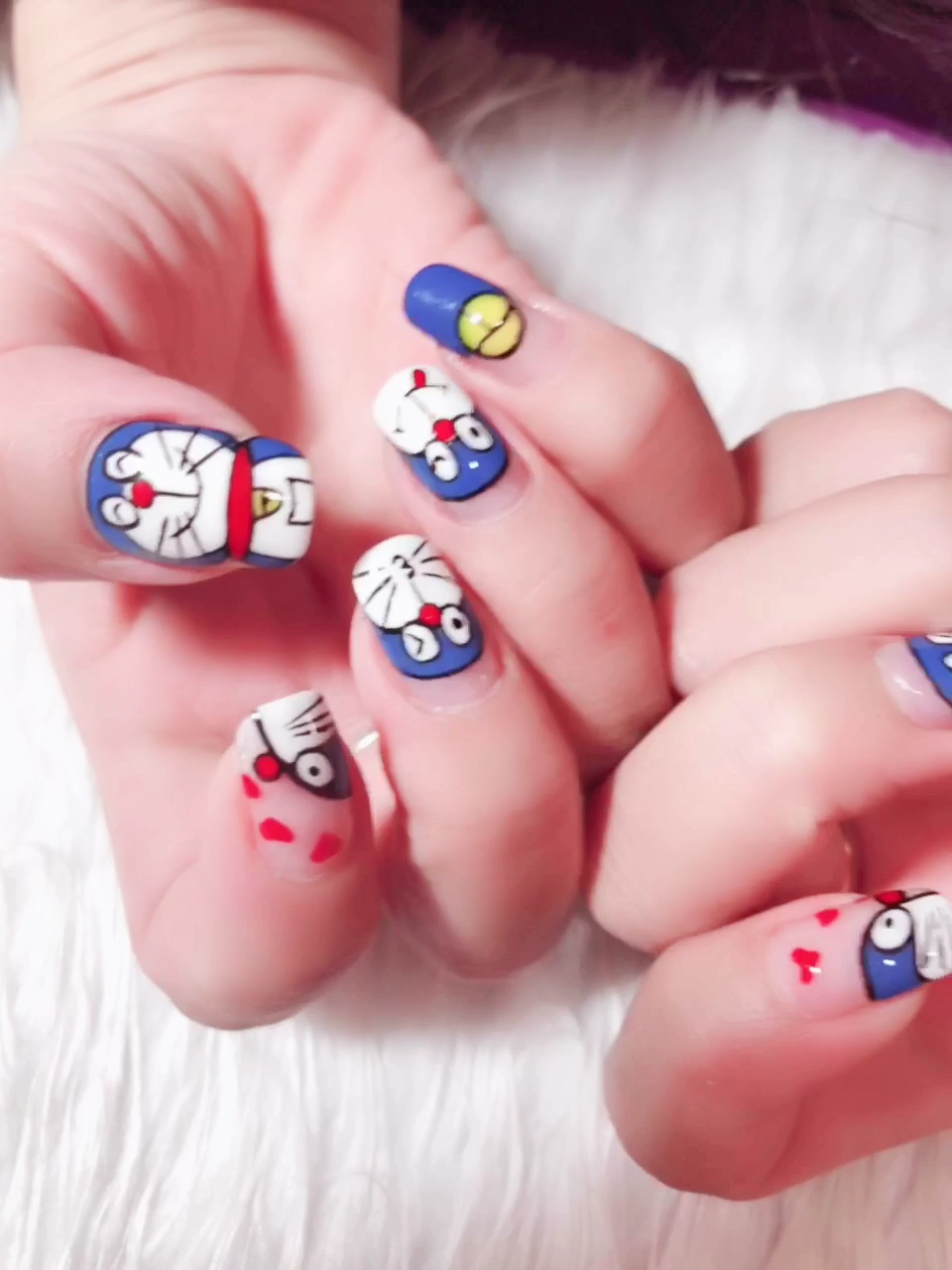 手绘美甲哆啦a梦!有喜欢蓝胖子的吗?