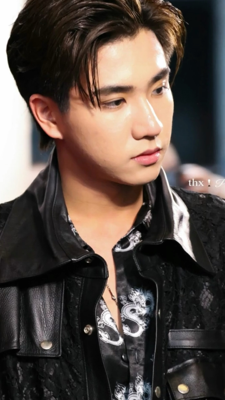 我要上热门#泰星 泡芙perth王俊勇 有乱世巨星的感觉