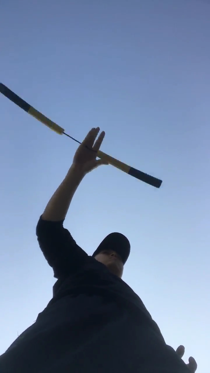 指间花式双节棍