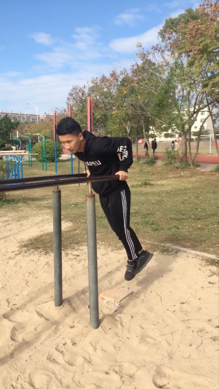 全民独门绝技咖#双杠屈臂撑