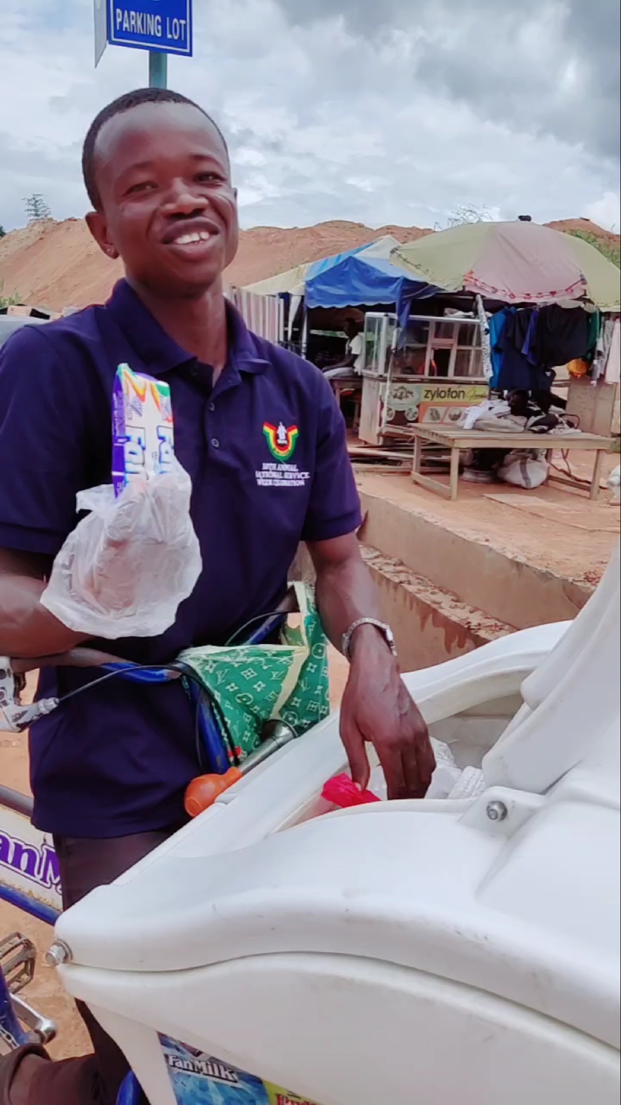 非洲小哥改装中国自行车,当起了老板