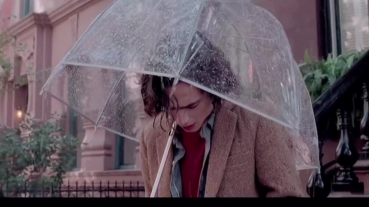"如果撑伞不够诚意,那我淋雨爱你"