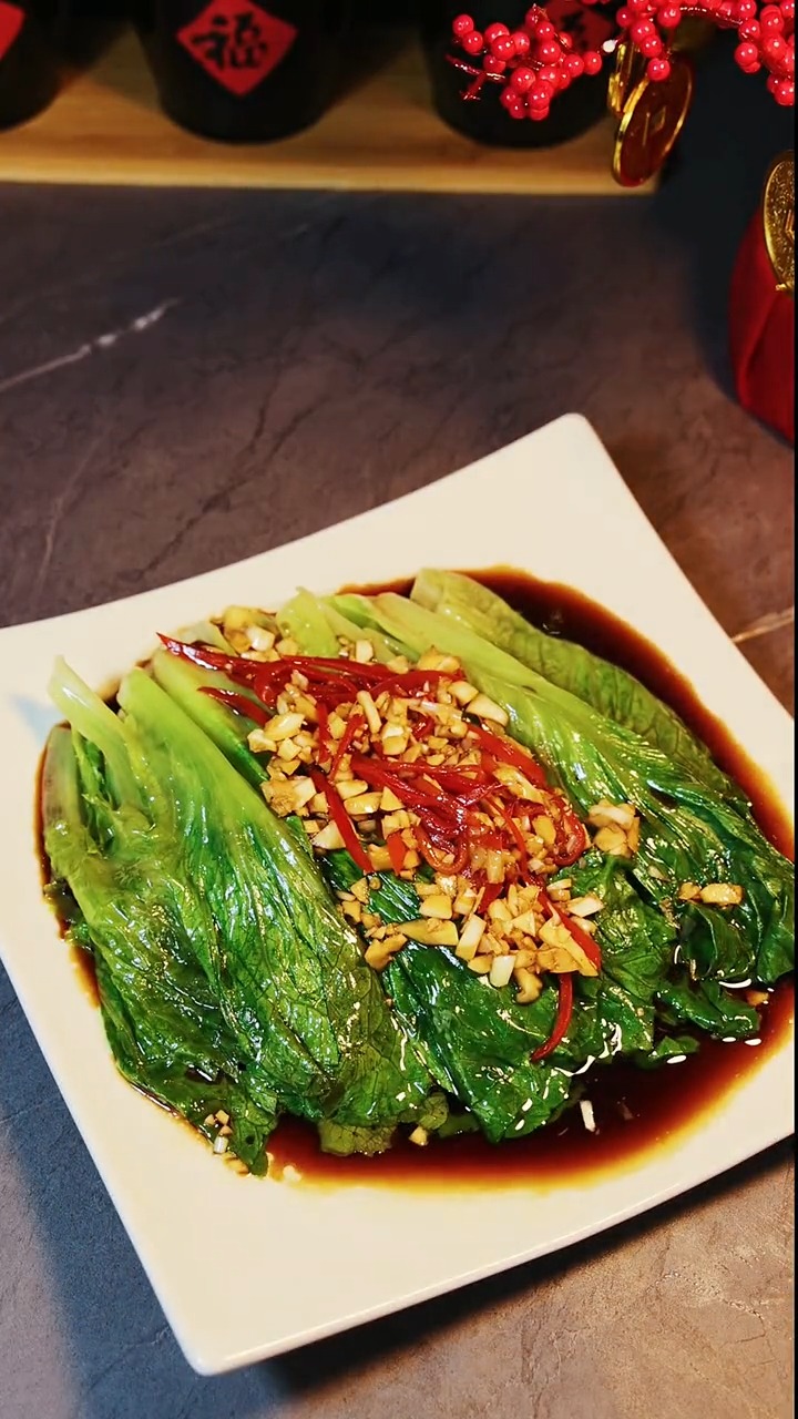 这道白灼生菜寓意生财祝大家财源广进