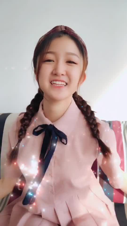 今天是个辫儿木啊哈哈给小麦姐姐交作业了王小麦