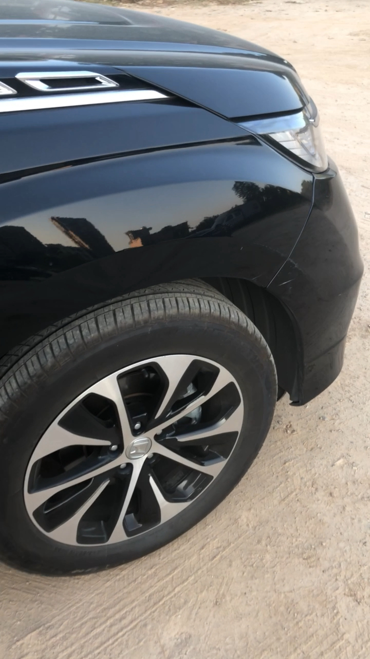 我冠道车上太多刮痕了,还是找不到人的那种,本来想年底一起弄的,算了