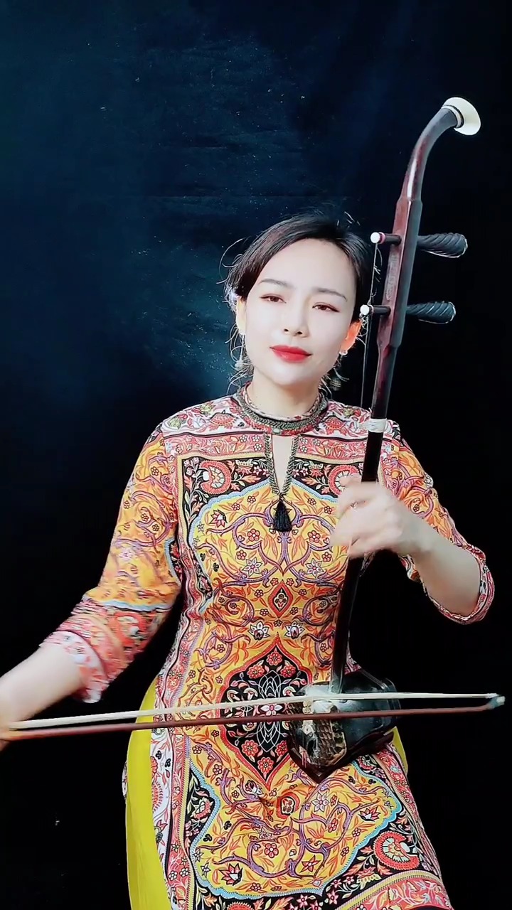 古典中国风#国风古韵民乐艺术欣赏,二胡独奏《卓玛》,弘扬民乐文化