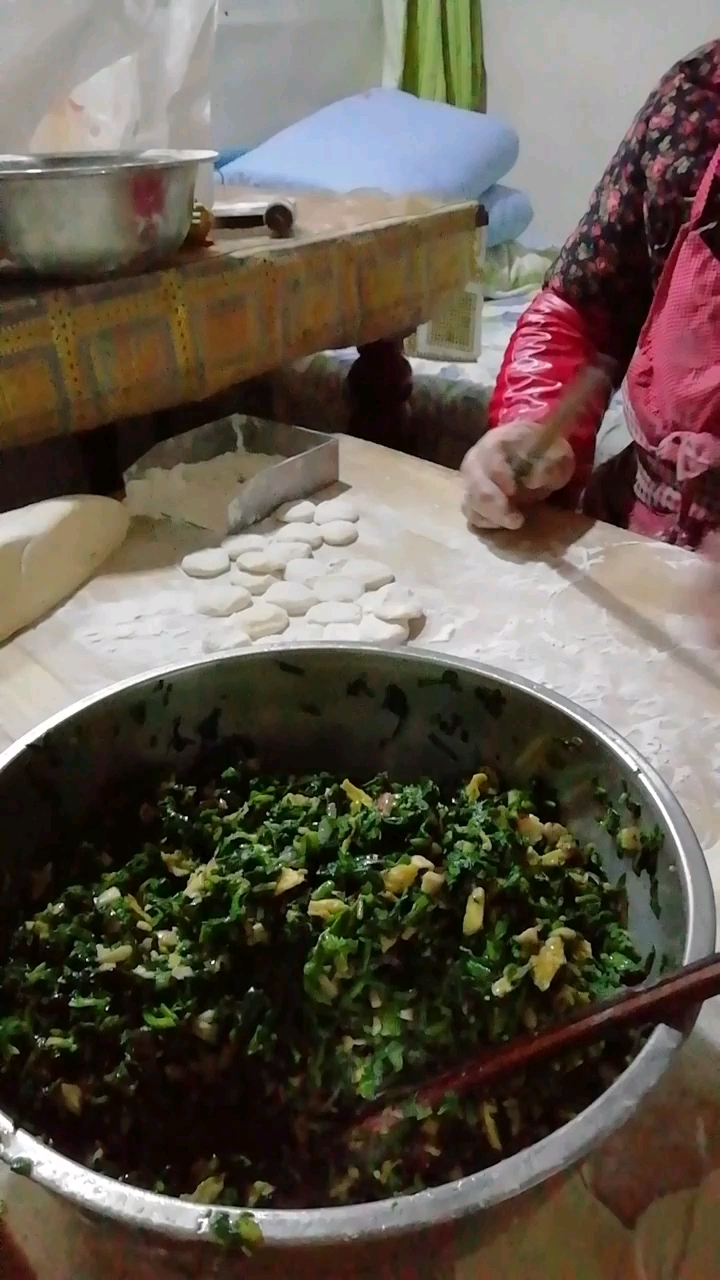 老妈在干绞皮包绞子