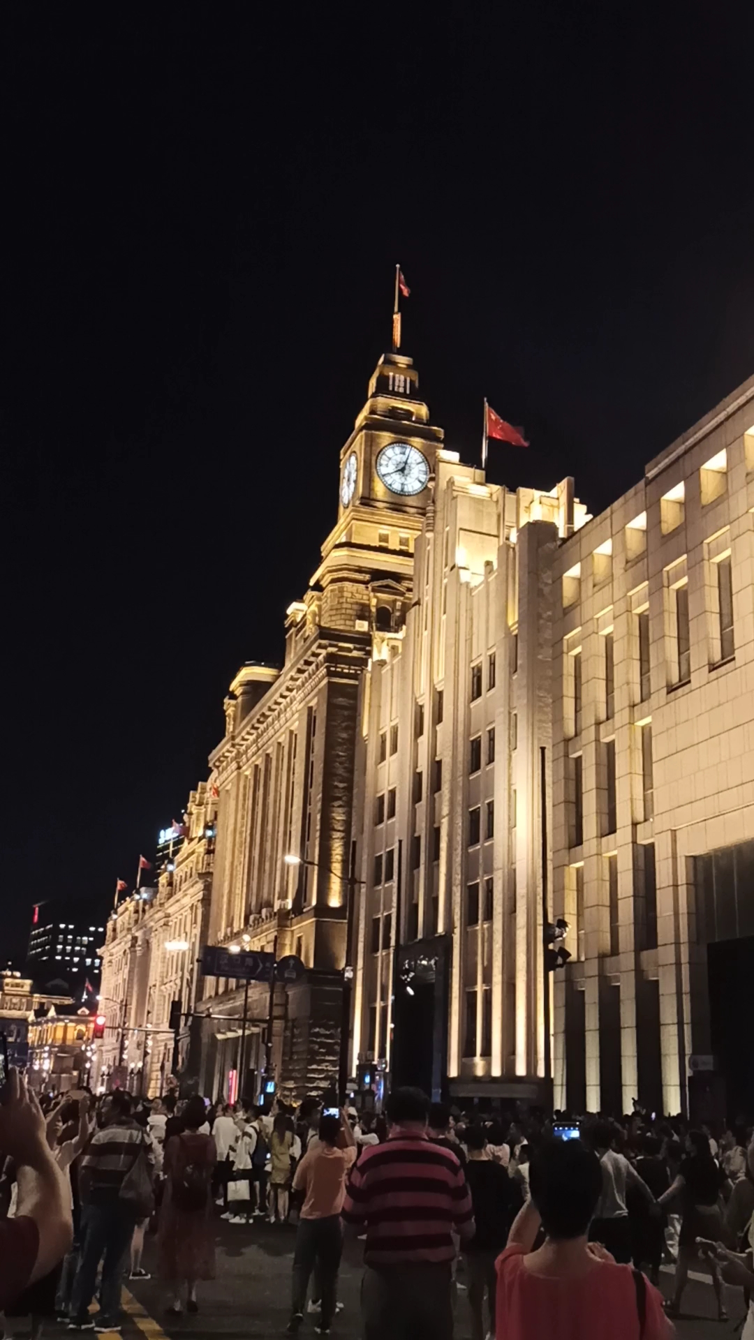 美丽新中国#美丽的上海外滩钟楼准点敲响钟声919191-度小视