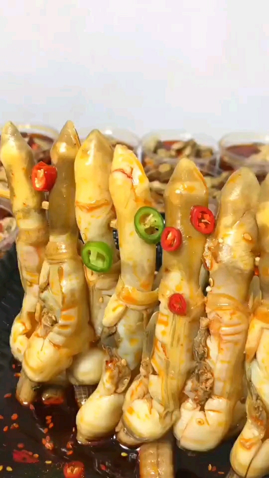 香辣称王肉一罐500克有一次能吃一罐的朋友吗?