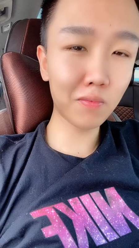 哈哈哈今天可能晚点大琪刚考完非要我给他庆祝一下