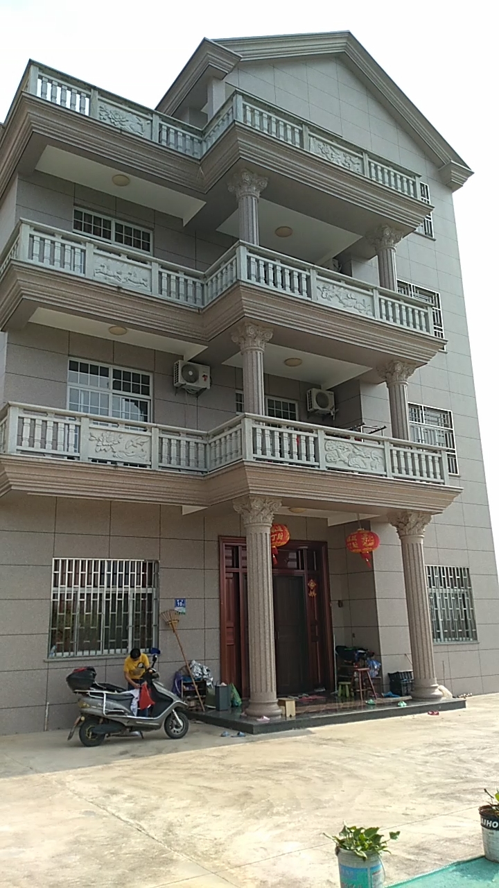 福清农村的房子,门前有自己的菜地,空气清新,视野开阔,这样的房子你想