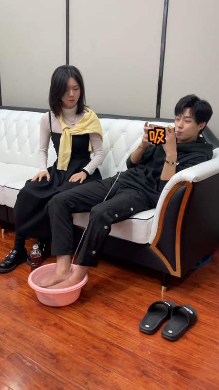 支持查看图片) 回复 8 我想学西安话1月前 禾野你到底有几个女朋友呀