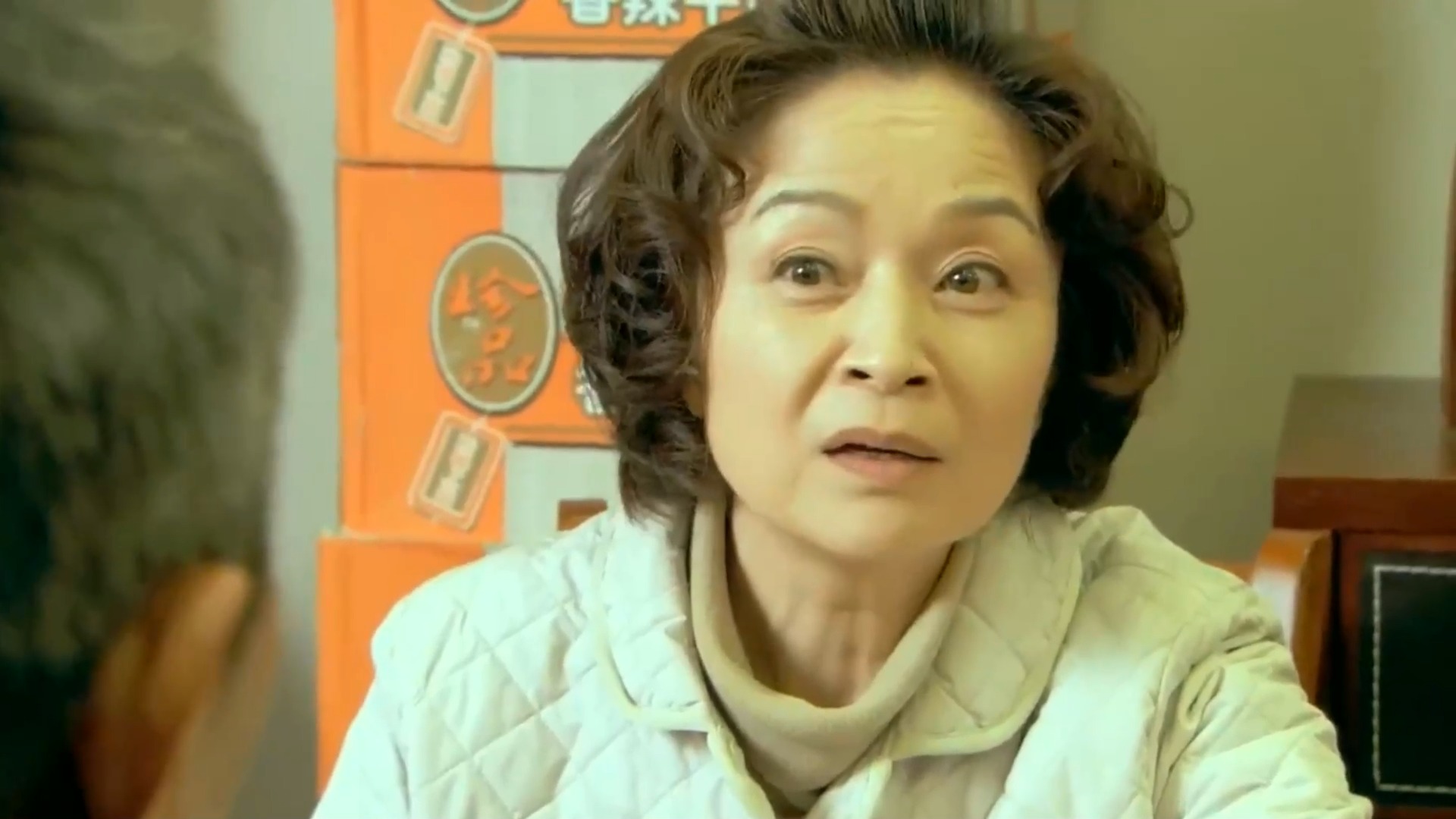 精彩影视#邻居也疯狂:贾玲怼情敌,句句都不带脏字,怼的情敌没脾气!
