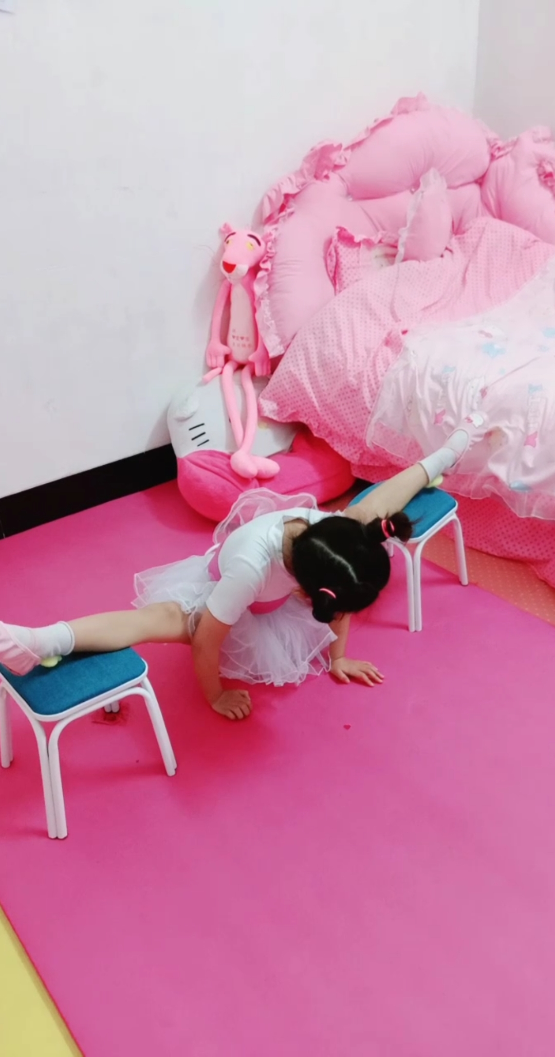 压腿小姐姐上线啦