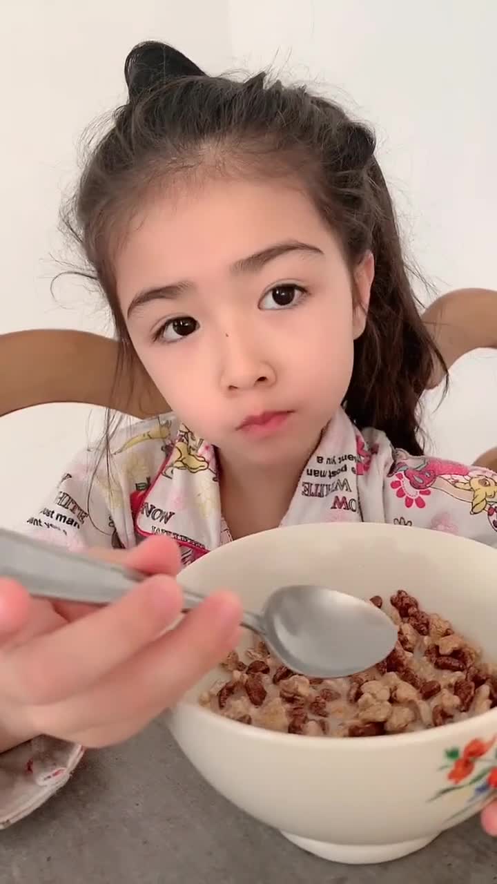 中法混血女儿早餐都吃啥眼前这一幕,着实羡慕了