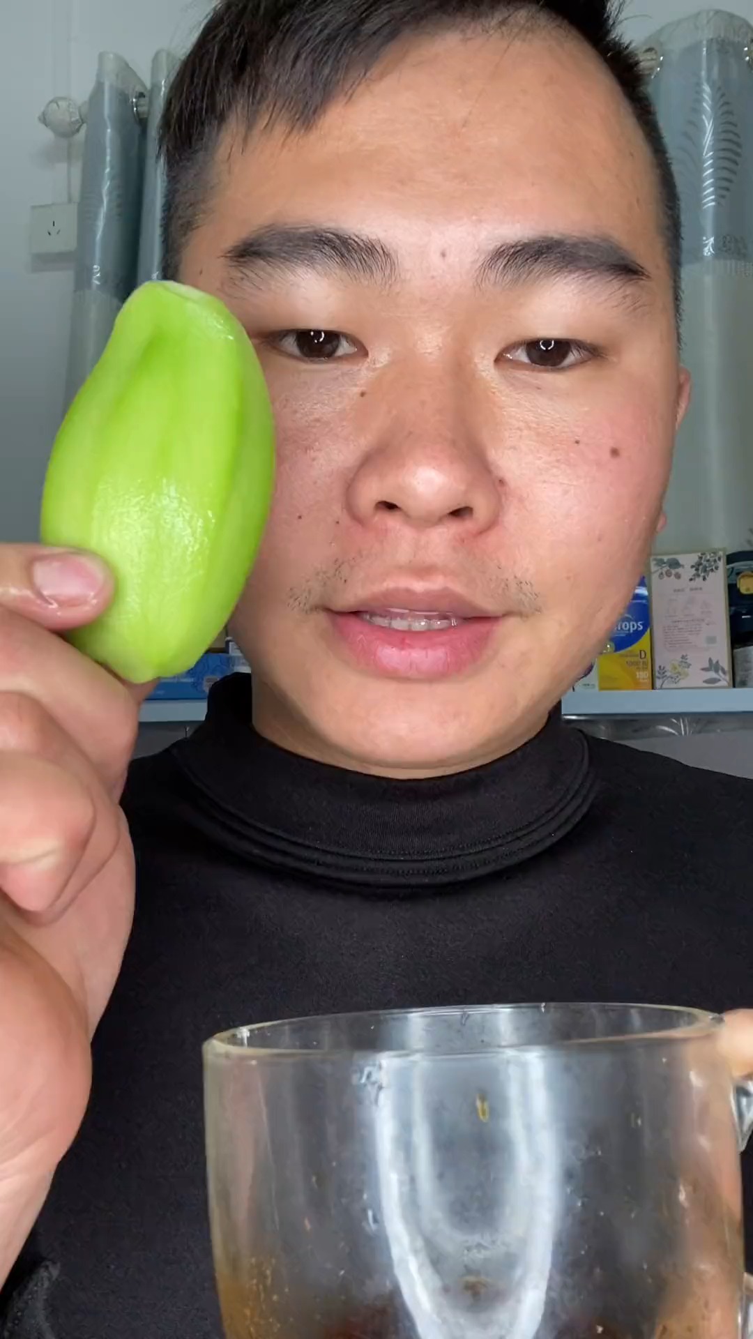 挑战一下挑战全网无表情吃酸芒果