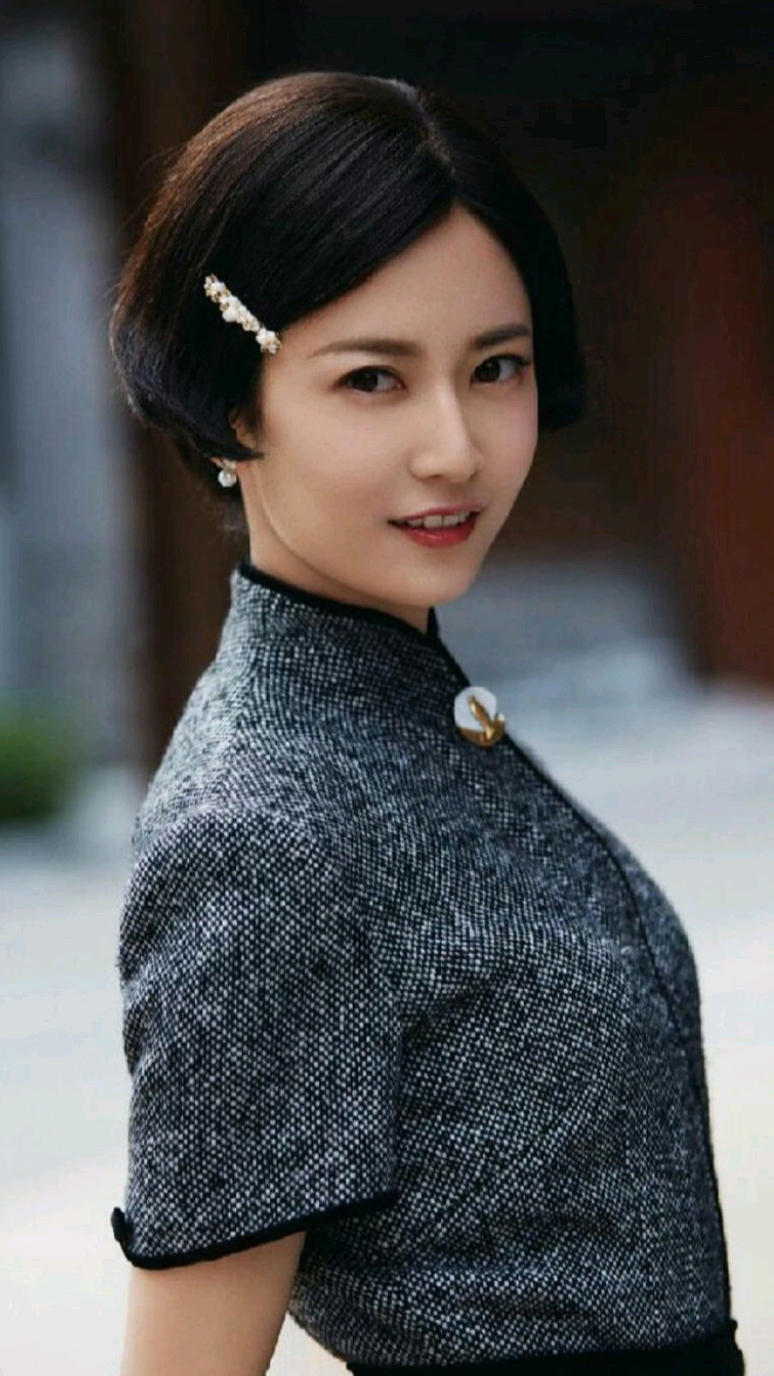 娱乐#陈钰琪民国造型.