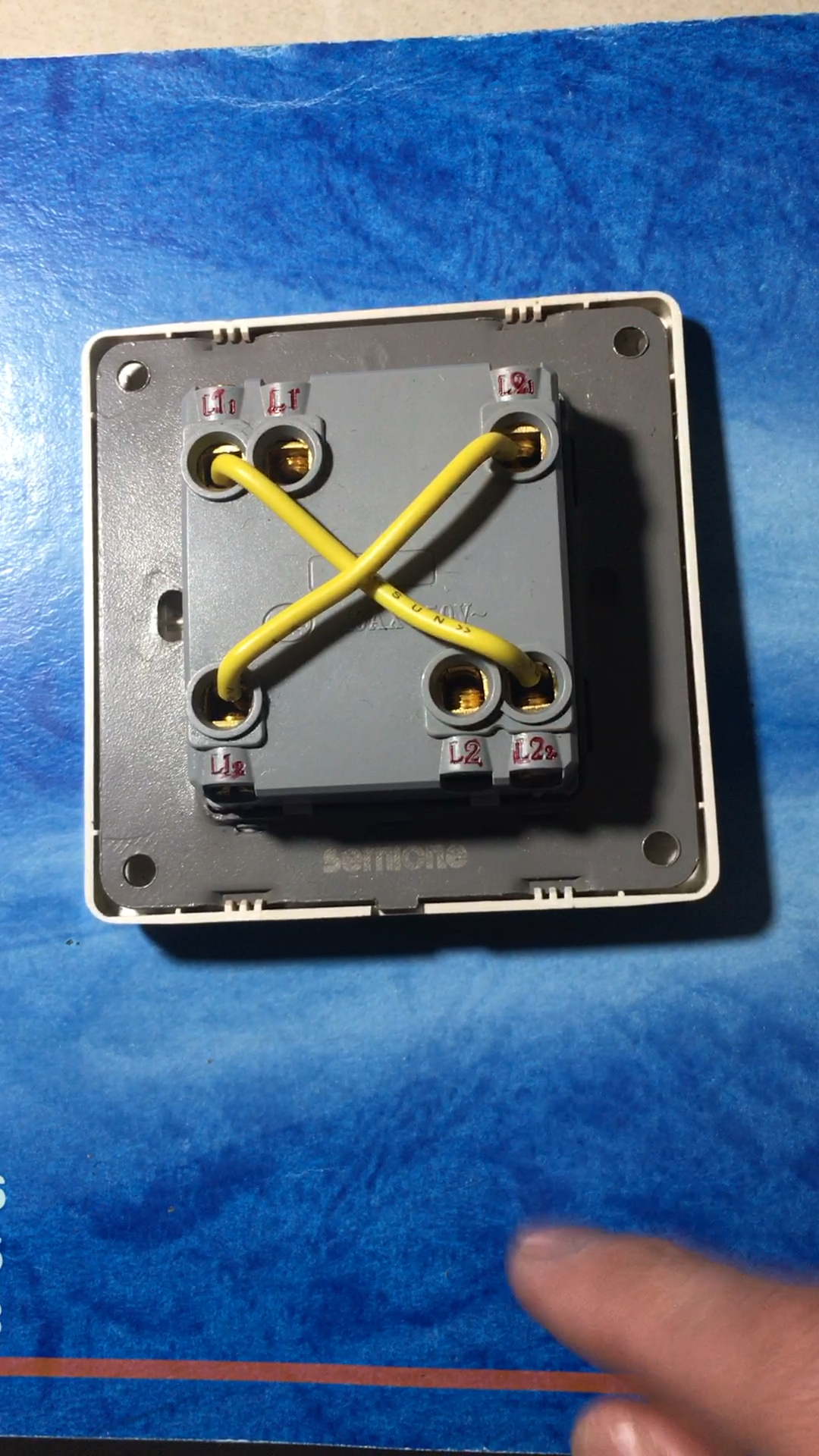 多控开关跳线接法