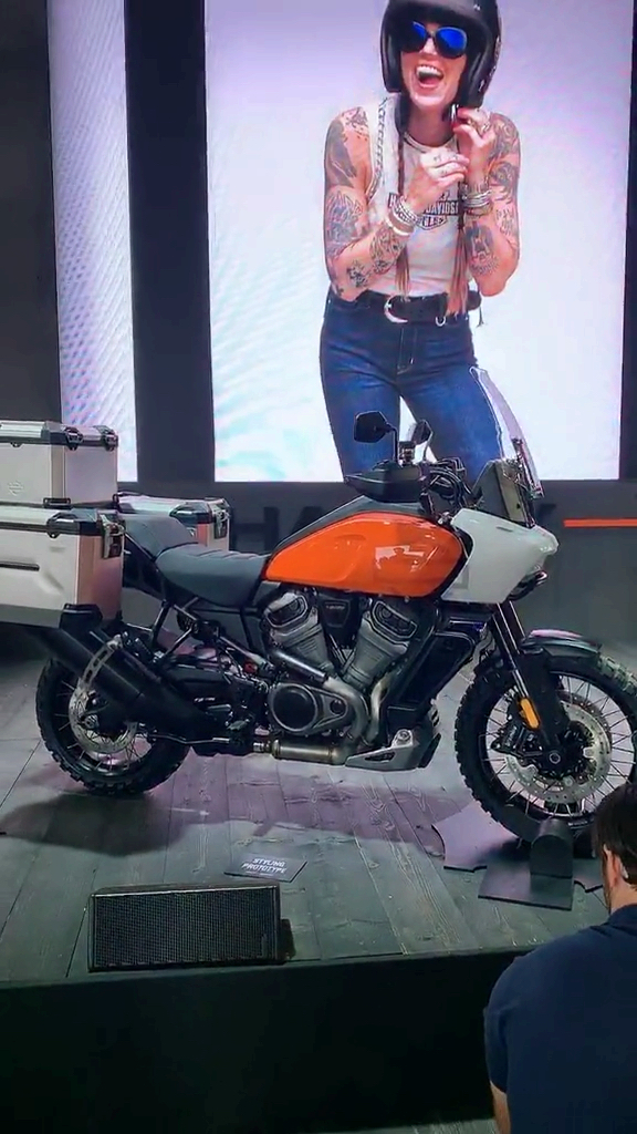 哈雷adv1250发布