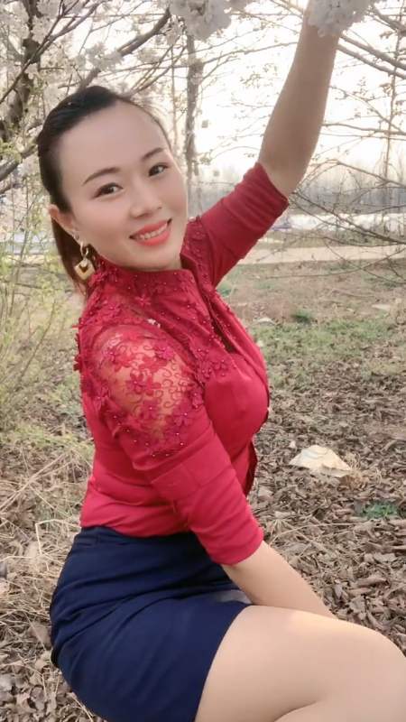 娱乐#比花还美的气质女人,38岁了依然很美