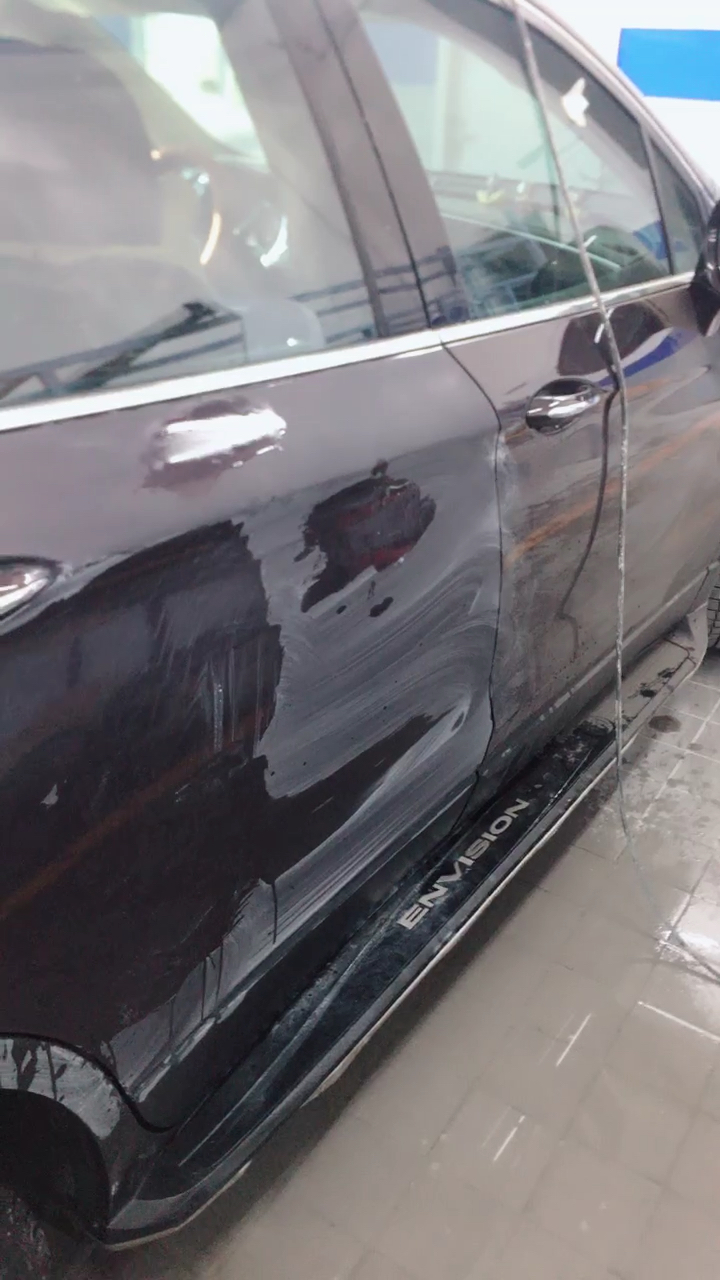 汽车喷完漆怎么才能达到原厂漆面的效果呢