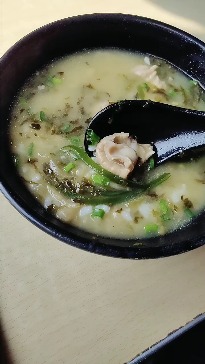 绵阳的肥肠豆汤饭
