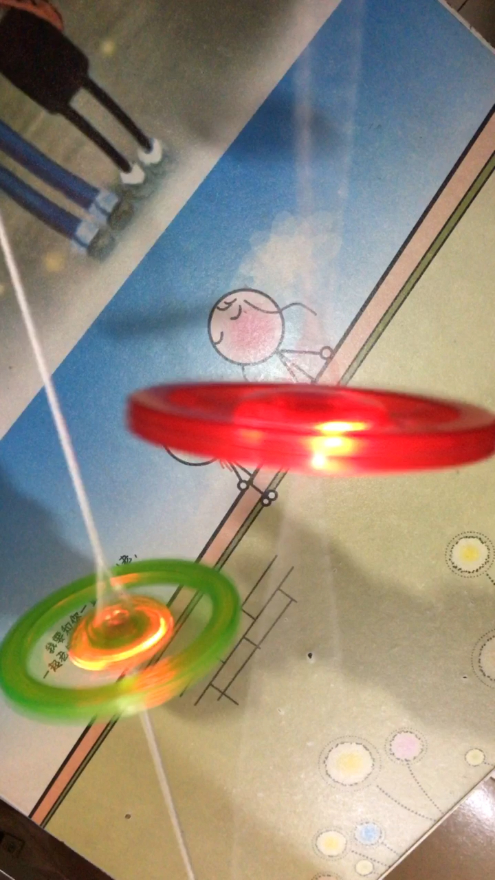 可爱一起淘#闪光拉线风火轮转起来-度小视