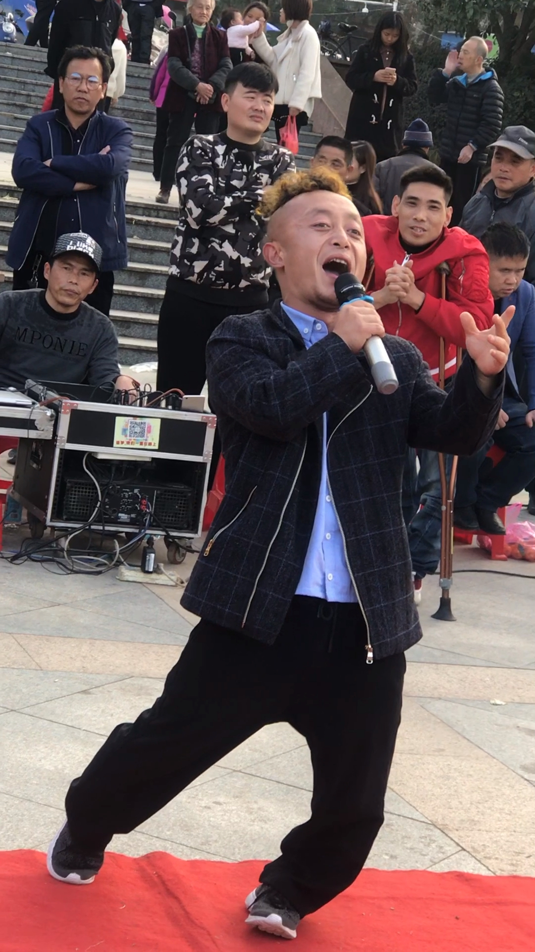 来自西北的袖珍帅哥,阿充--水中月亮