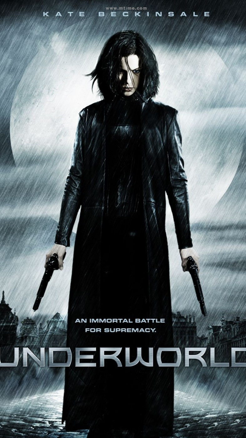 哥特风的吸血鬼电影女主帅炸