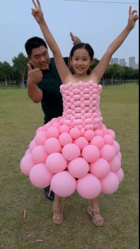 这样的气球服装你敢不敢穿上?只要你敢穿我就敢给你做一套.