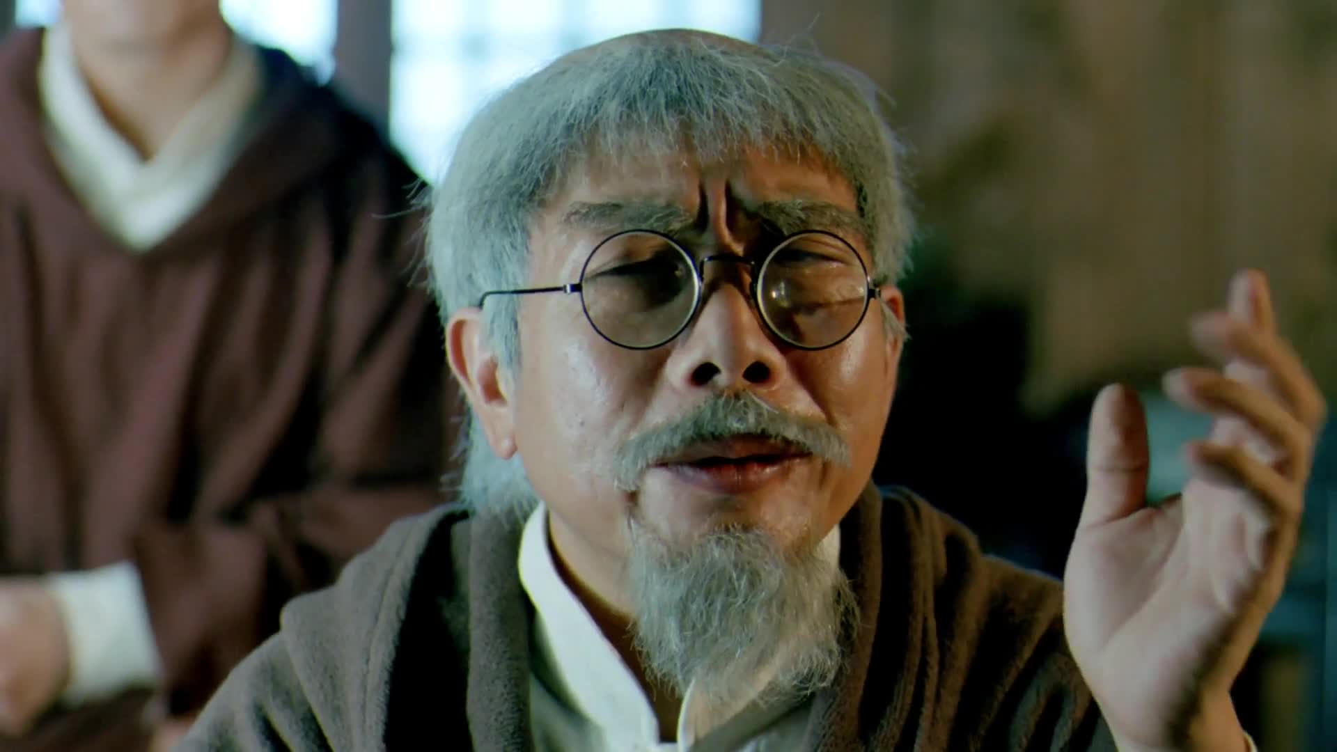 驱魔道长:神父被僵尸咬了,他的法力不够,偷九叔的道符冲水喝