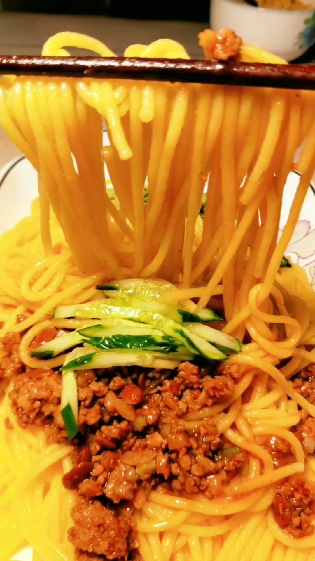 玉米面条这样做两碗不够吃.