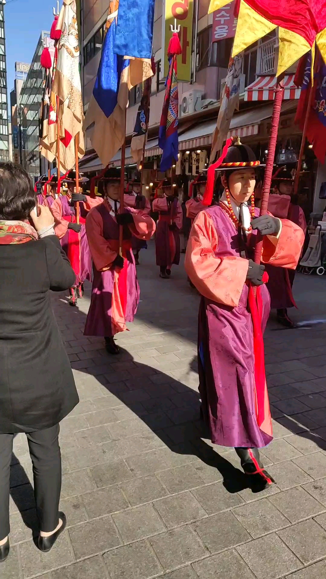 旅游进行时#韩国南大门市场的武士巡游