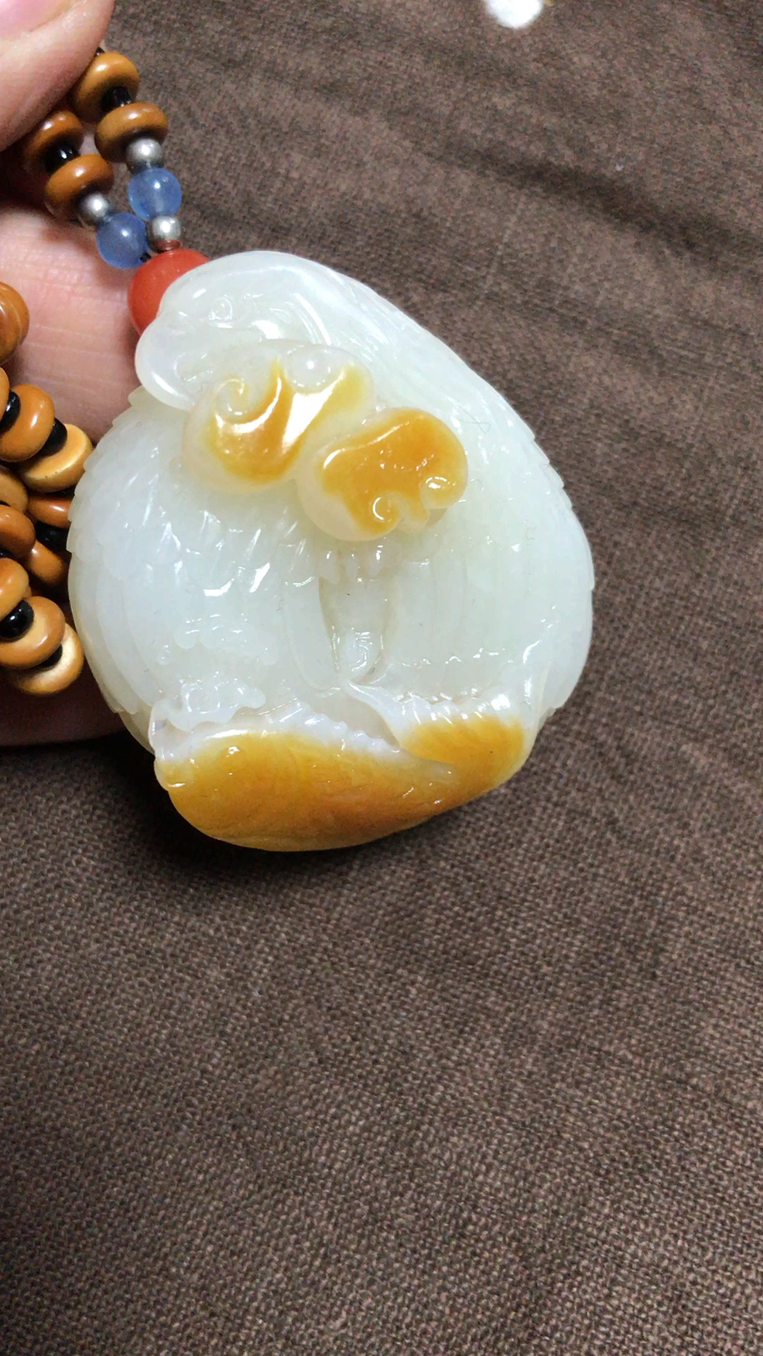 新疆和田玉籽料吊坠挂件