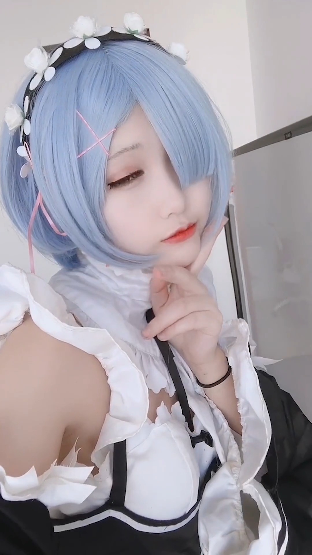 明星娱乐#二次元蕾姆cos,小姐姐扮演的蕾姆,比原画还可爱,爱了爱了!