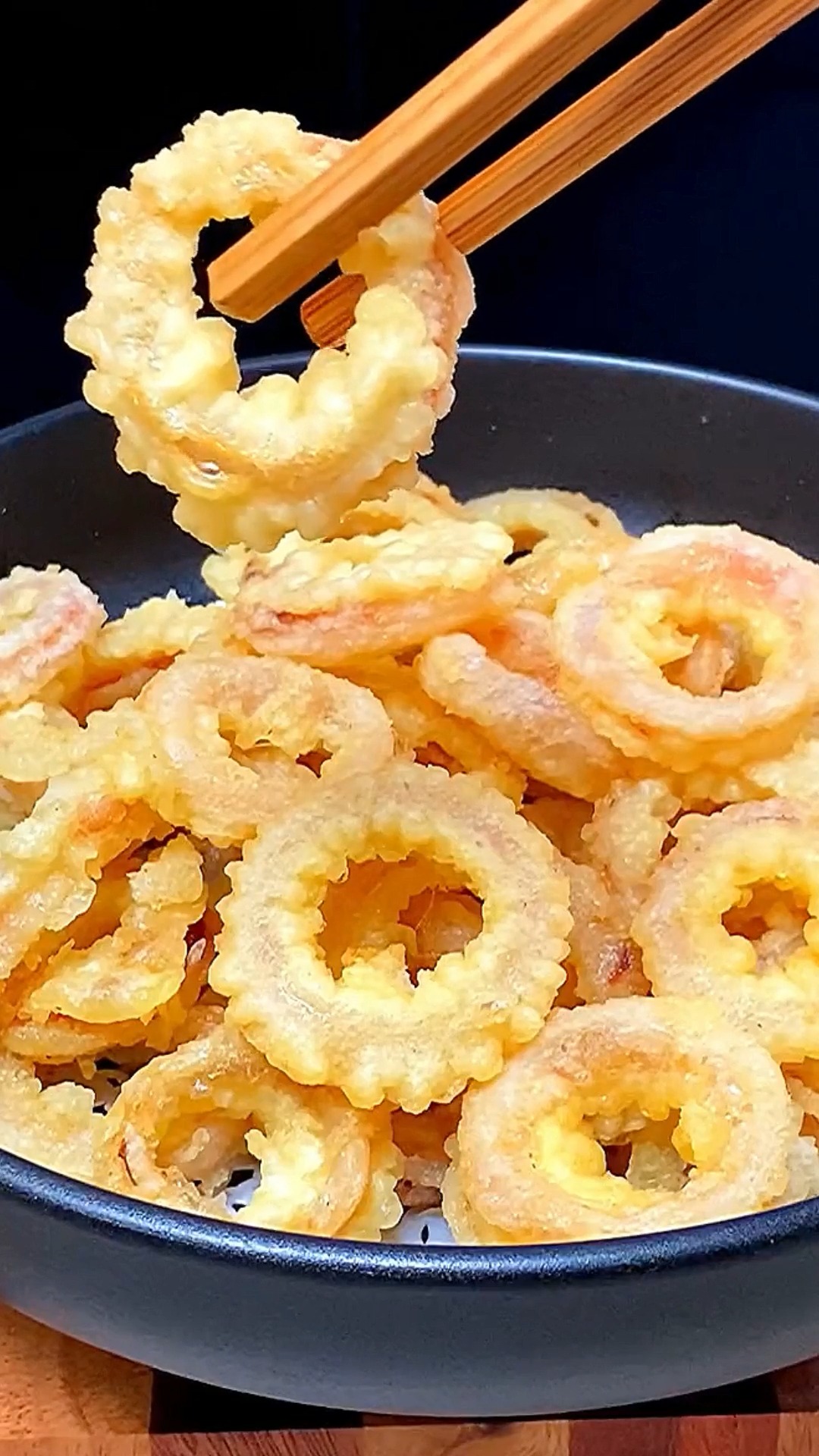 酥炸鱿鱼圈外酥里嫩好吃到停不下来