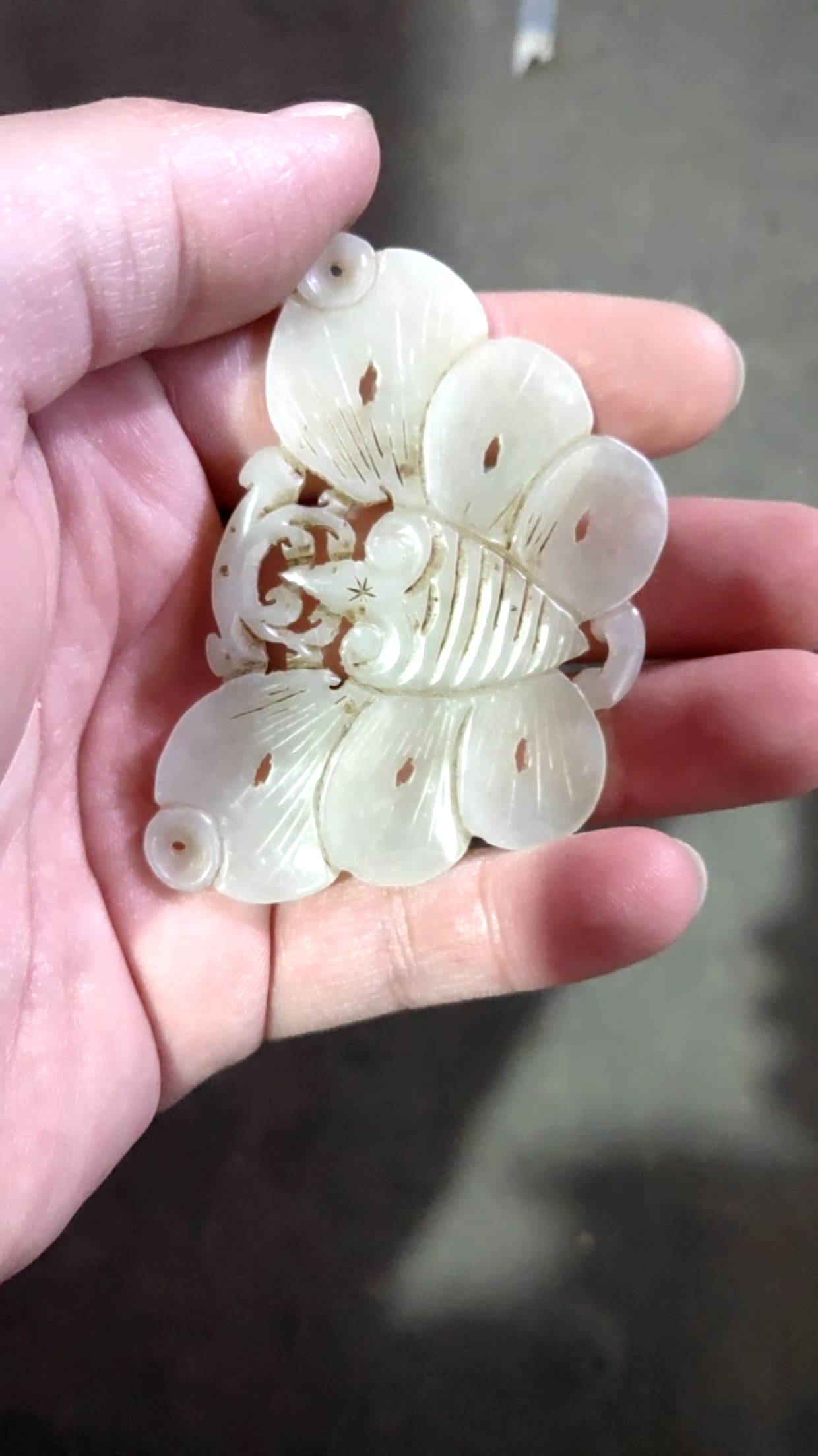 和田玉雕刻的蝴蝶