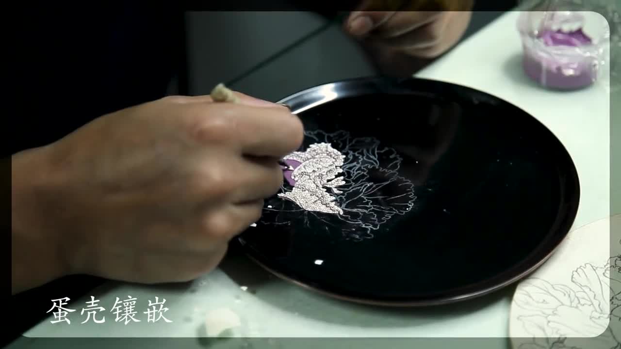 重工!牡丹为蛋壳镶嵌制,表花瓣灵动层叠态